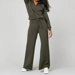 Avslappnade byxor och långärmad topp - Set